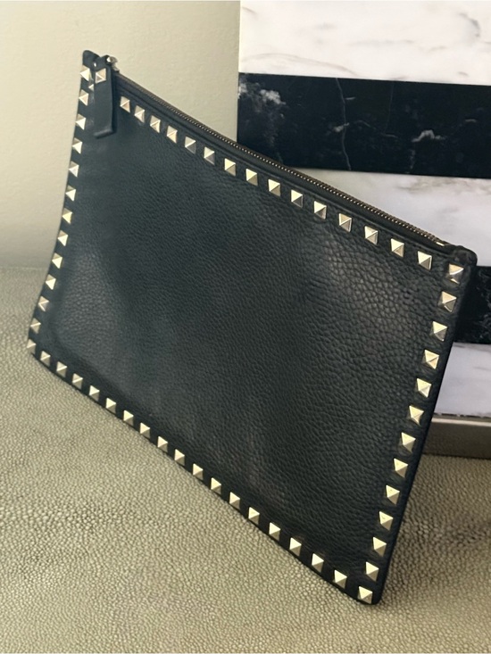 Valentino Garavani Handbags - Valentino Garavani Rockstud Large Leather Zip Pouch Black